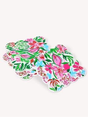 🆕 Lilly Pulitzer set of 4 printed scalloped coasters